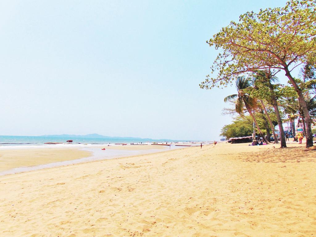 Sea View Beachfront Condos Pattaya Csomtien-part Kültér fotó